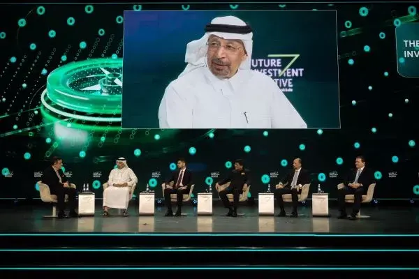 وزير الاستثمار: ارتباط الريال بالدولار مستمر