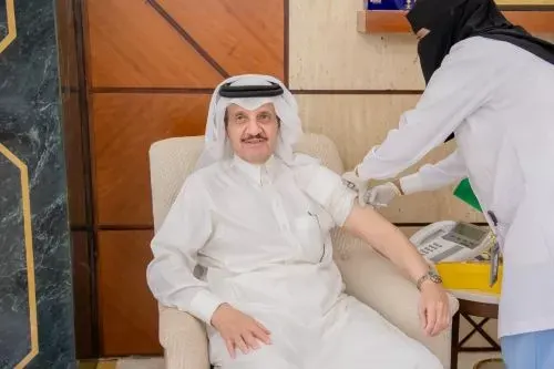 أمير الشرقية يدشّن حملة التطعيم ضدّ الأنفلونزا الموسمية