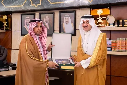 أمير الشرقية يطلع على مبادرة بناء القدرات وتبادل الخبرات في جمعيات الأيتام