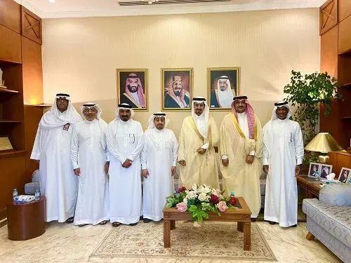 “الخريف” يستقبل إدارة نادي الصفا بصفوى
