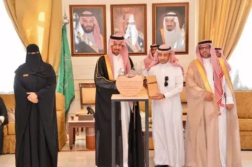 برعاية المحافظ.. دروع التكريم لداعمي تعليم القطيف
