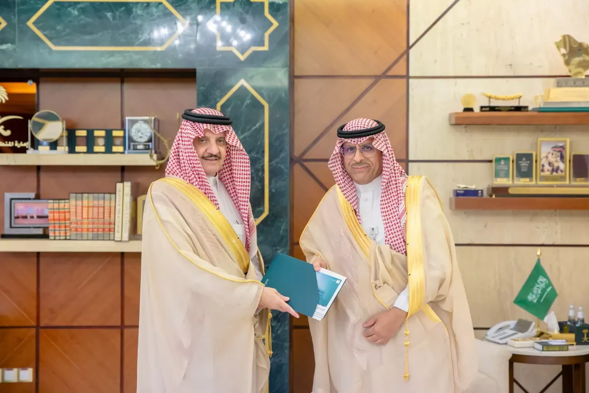 أمير الشرقية يطلع على تقرير فرع وزارة التجارة
