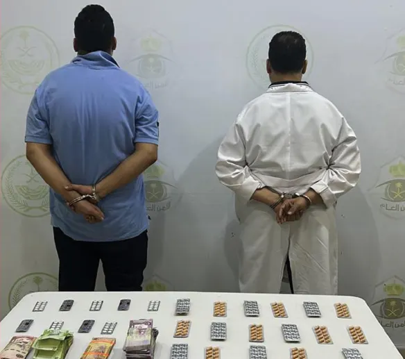 تم القبض] صيدلي ومندوب مبيعات يروّجان مخدرات