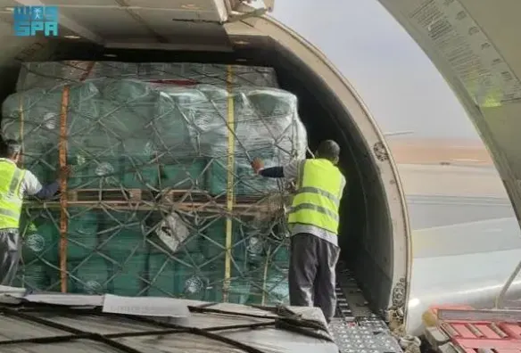 طائرة سعودية سابعة لإغاثة غزة