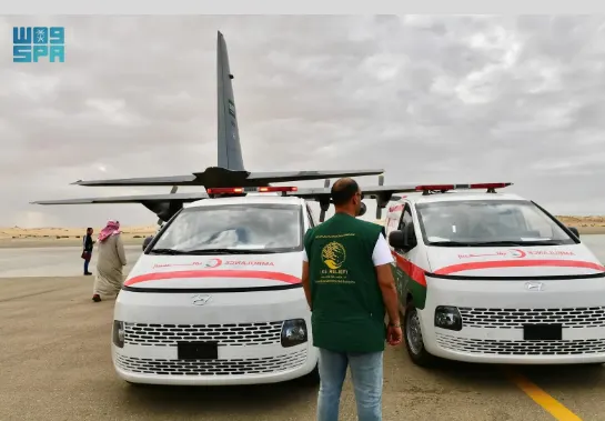 الطائرة السعودية الـ 13 لإغاثة غزة تصل مطار العريش