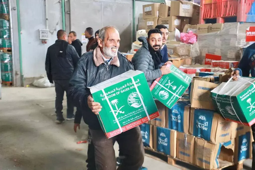 “سلمان للإغاثة” يواصل توزيع المساعدات داخل قطاع غزة