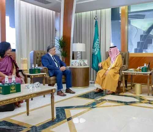 أمير الشرقية يستقبل سفير الهند لدى المملكة