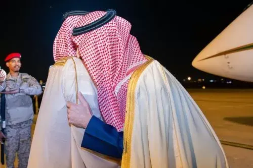 بعد التعيين الملكي.. أمير الشرقية يستقبل نائبه في المطار شخصياً
