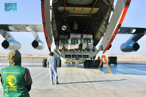 مطار العريش يستقبل الطائرة السعودية الـ 33 لإغاثة غزة
