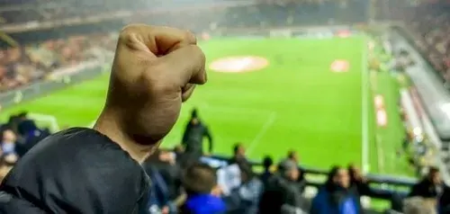 فصل موظف مدرسة تجاوز على جماهير نادي الاتحاد
