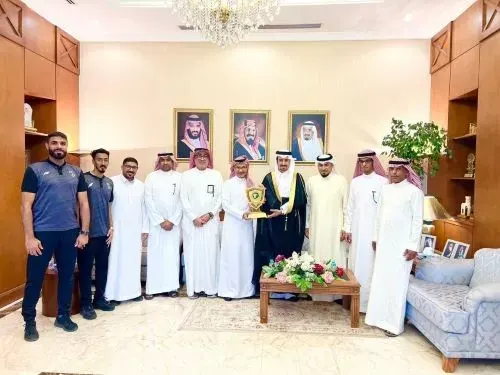 محافظ القطيف يبارك إنجازات نادي مضر في 2023