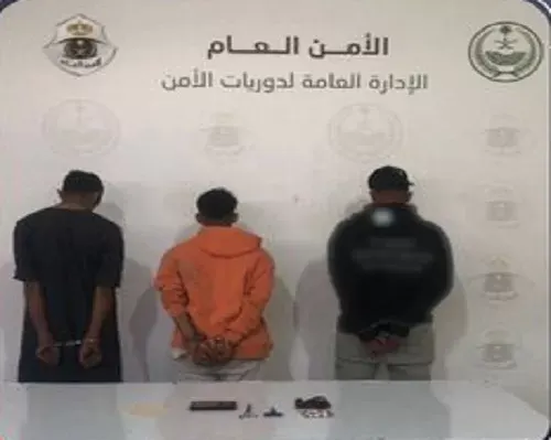 تم القبض] 3 تجار “حشيش” و “إمفيتامين” و حبوب “مشبوهة” في المدينة