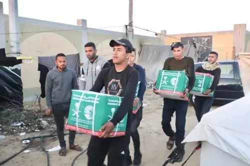 مساعدات “سلمان للإغاثة” تخفف معاناة الغزاويين