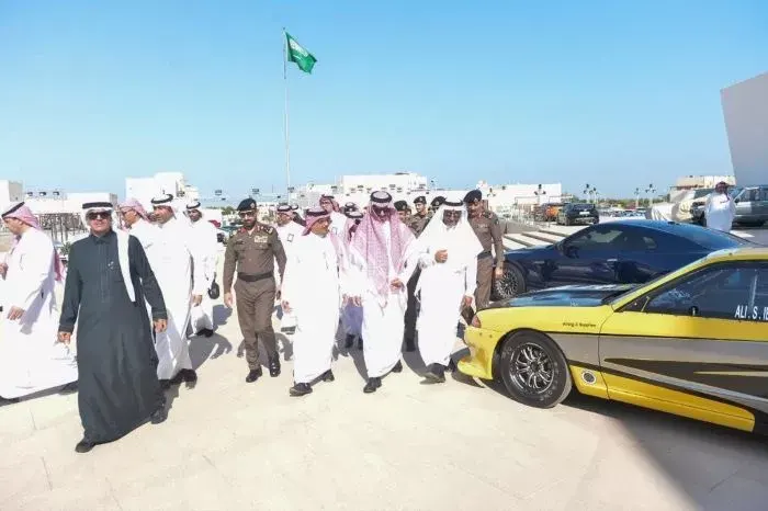 آل خريف يقف على استعداد 500 سيارة للمشاركة في معرض “الرامس شو”
