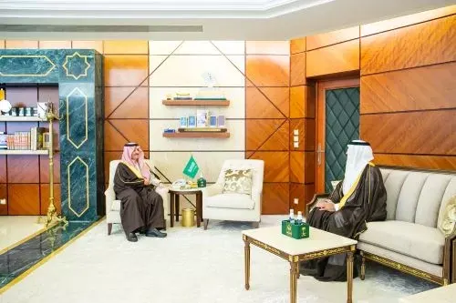 أمير الشرقية يستقبل مدير عام الشؤون الصحية الجديد