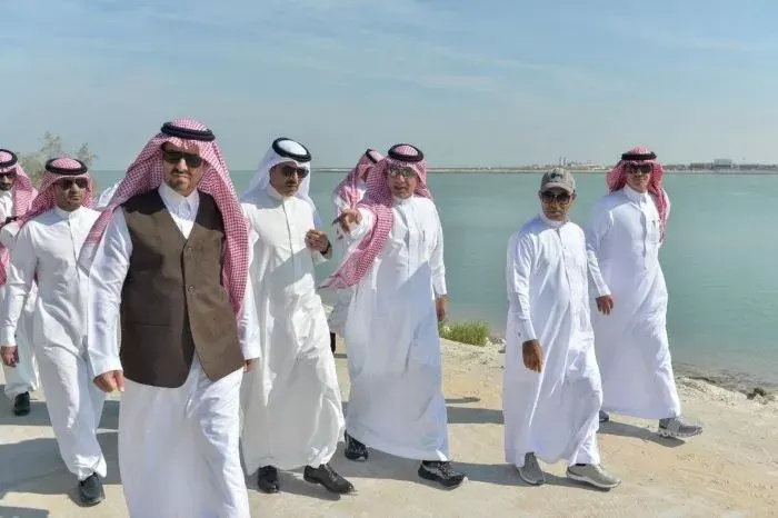 “الخريف” يتابع العمل في تنفيذ أول مشروع فندقي بالقطيف