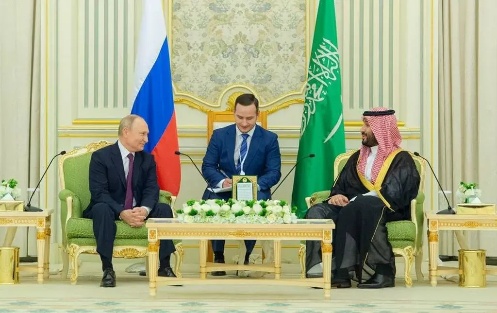 ولي العهد: نعمل مع روسيا على تحقيق استقرار الشرق الأوسط