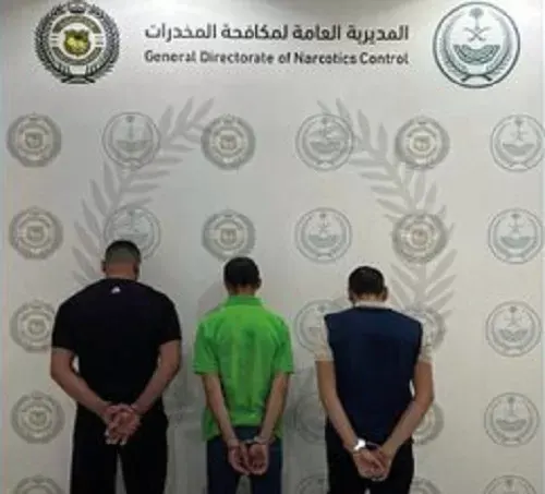 تم القبض] 3 مروجي “حشيش” في القصيم وتاجر حطب في المدينة