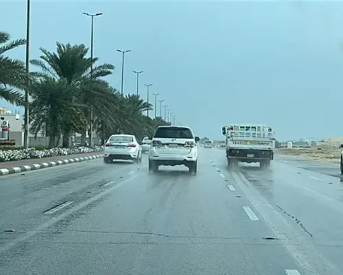 إنذار اللون الأصفر يلوِّن الشرقية.. والأرصاد تتوقع أمطارًا على القطيف