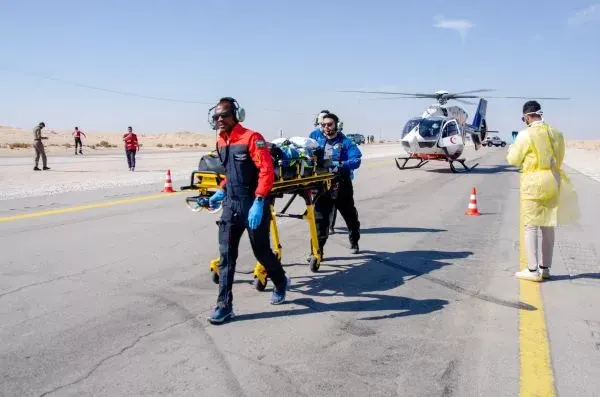 المدينة.. الإسعاف الجوي ينقذ مصاباً تعرّض لحادث خطير