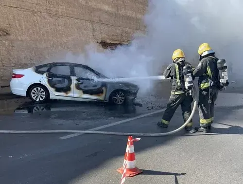 دائري الرياض.. إصابة سائق في حريق سيارة
