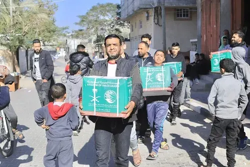 “سلمان للإغاثة” يخفف معاناة متضرري غزة