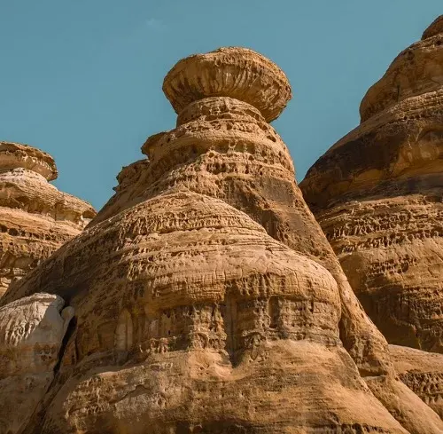 صخور العلا حكايات نحتتها القرون