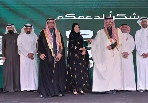 “الخريف” يشارك 1589 متفوقاً ومتفوقة فرحتهم وسط العوامية