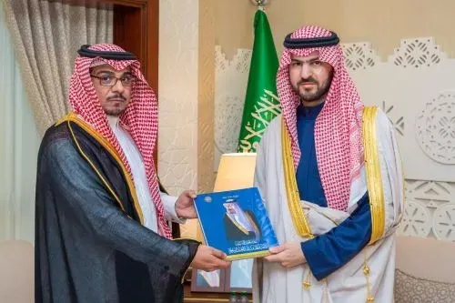الأمير سعود بن بندر يستقبل مدير معهد الإدارة في الشرقية
