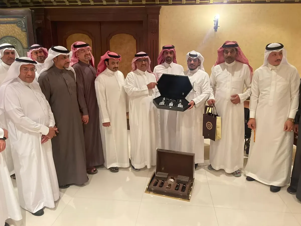 الأحساء.. منسوبو الضمان الاجتماعي يكرمون “القحطاني”