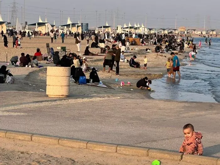 الإجازة في “نصف القمر”