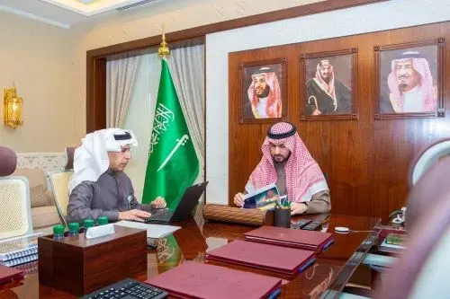 الأمير سعود بن بندر يطلع على مشاريع هيئة تطوير الشرقية