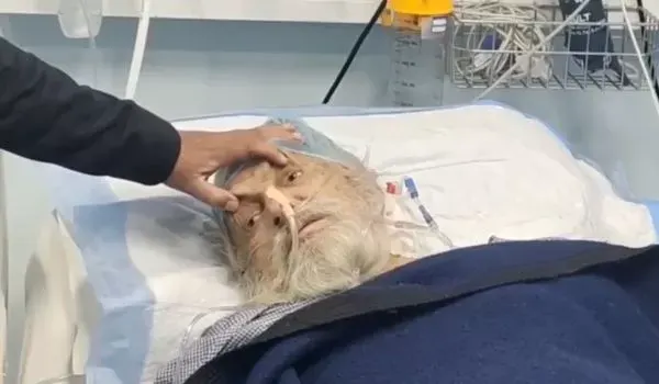وقعت سيارة الإسعاف في حفرة.. فعاد “دارشان” إلى الحياة