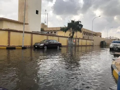 أمطار القطيف.. طلع النهار فظهرت البحيرات
