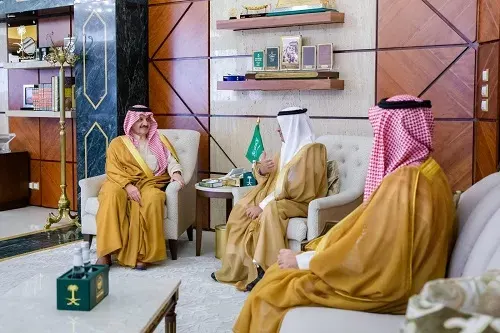 أمير الشرقية يلتقي الرئيس التنفيذي لشركة المياه الوطنية