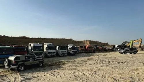 الشرقية.. 15 مخالفاً للبيئة ينقلون الرمال ويجرفون التربة