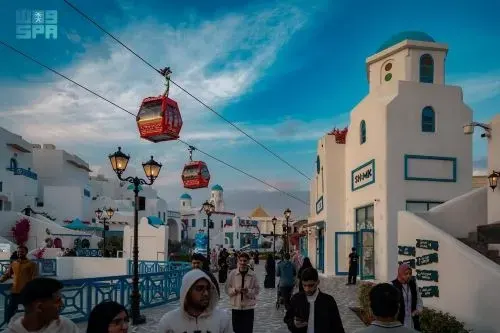 تلفريك يجوب العالم من داخل الرياض