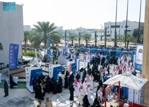 أمانة الشرقية تحتفي بـ”يوم الموظف العالمي”