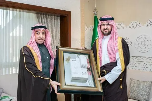 الأمير سعود بن بندر يطلع على جهود اتحاد كرة اليد