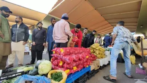 المستهلكون مصدومون.. والباعة يؤكدون: أزمة وتعدّي حتى أنت يا بصل…؟ أزمة أسعار تتدحرج عالمياً