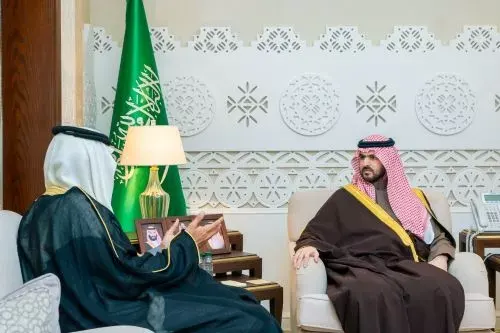 نائب أمير الشرقية يطلع على أنشطة بطولة الدمام للصقور