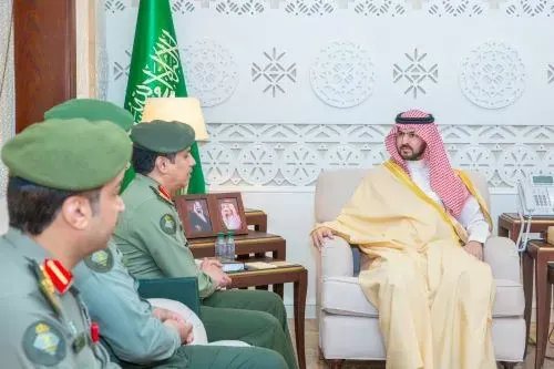 الأمير سعود بن بندر يلتقي مدراء جوازات الشرقية