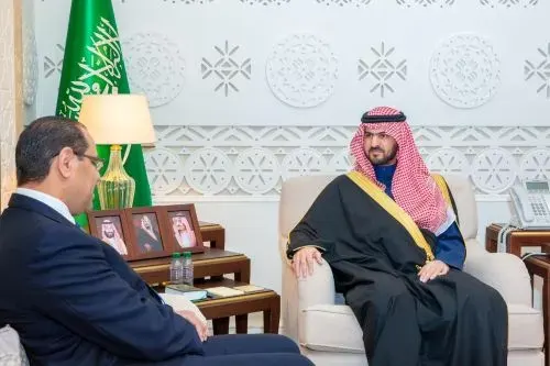 نائب أمير الشرقية يستقبل سفير الأردن لدى المملكة