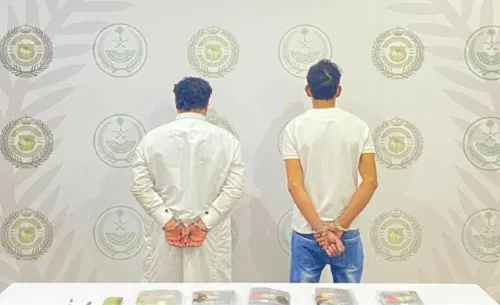 إحالة “زائر ومواطن” للنيابة قبل ترويج 11 كيلو حشيش