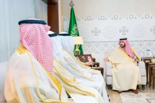نائب أمير الشرقية يستقبل رئيس أرامكو وعدد من القيادات
