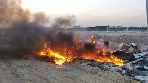 القطيف.. حريق أثاث مستعمل في منطقة زراعية