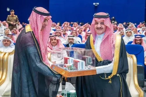 أمير الشرقية يفتتح 18 مشروعاً تعليمياً والمبنى الجديد لـ”إدارة التعليم”