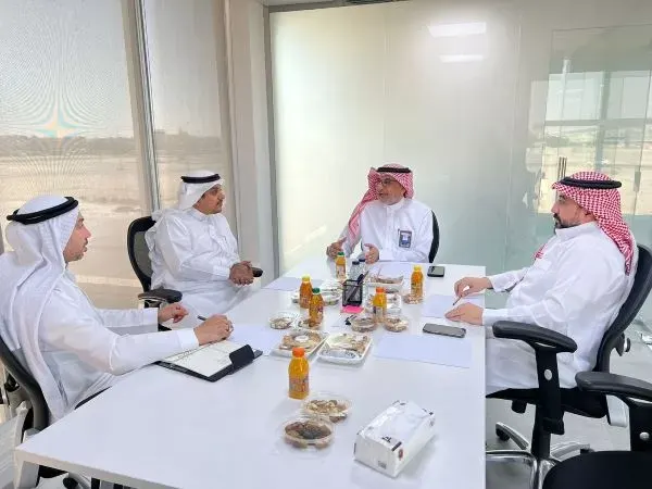 سيهات.. “سعادة” تبحث سبل التعاون المشترك مع “البيئة”