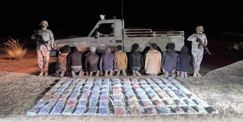 جازان وعسير.. 338 كيلو قات وحشيش و10 مهربين في قبضة الأمن