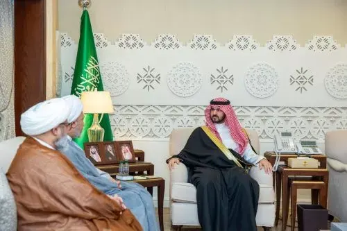 نائب أمير الشرقية يستقبل الشيخين المشيخص والملاحي والمستشار الخطي